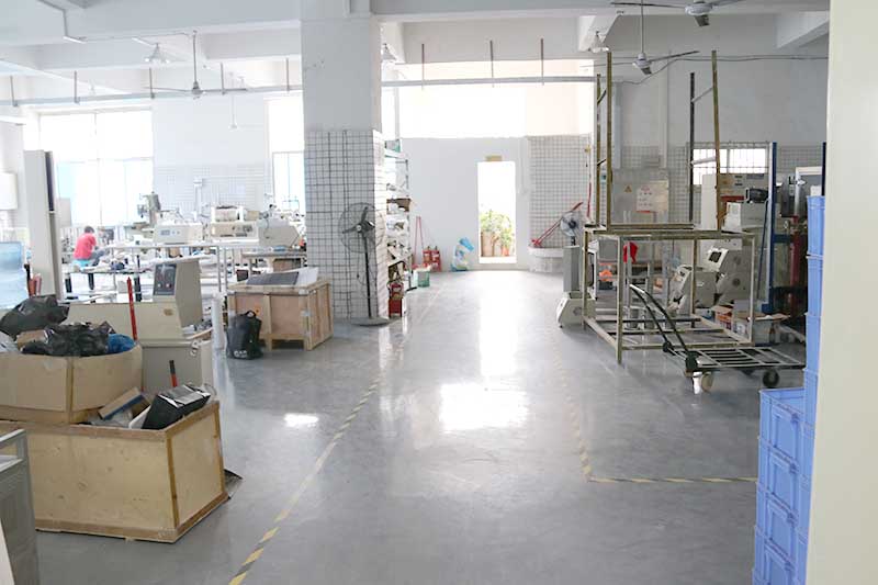 高低溫試驗(yàn)箱廠家生產(chǎn)車(chē)間